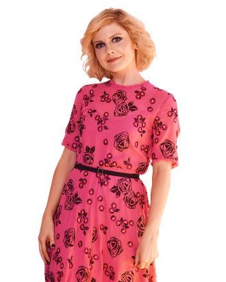 02-rose-mciver-chat-room-silo.w330.h412.png