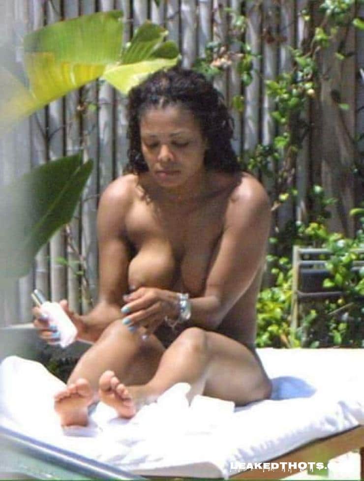 Janet-Jackson-nude-QHPW.jpg