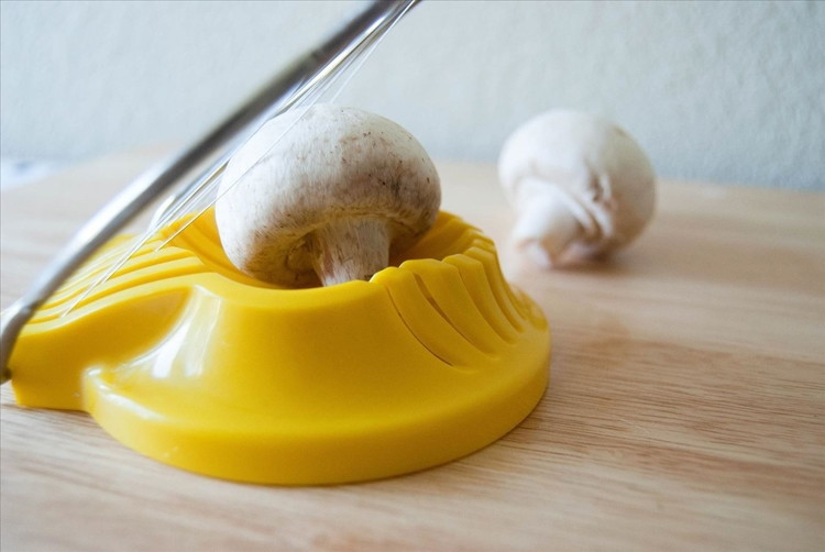 egg-slicer-750x502.jpg