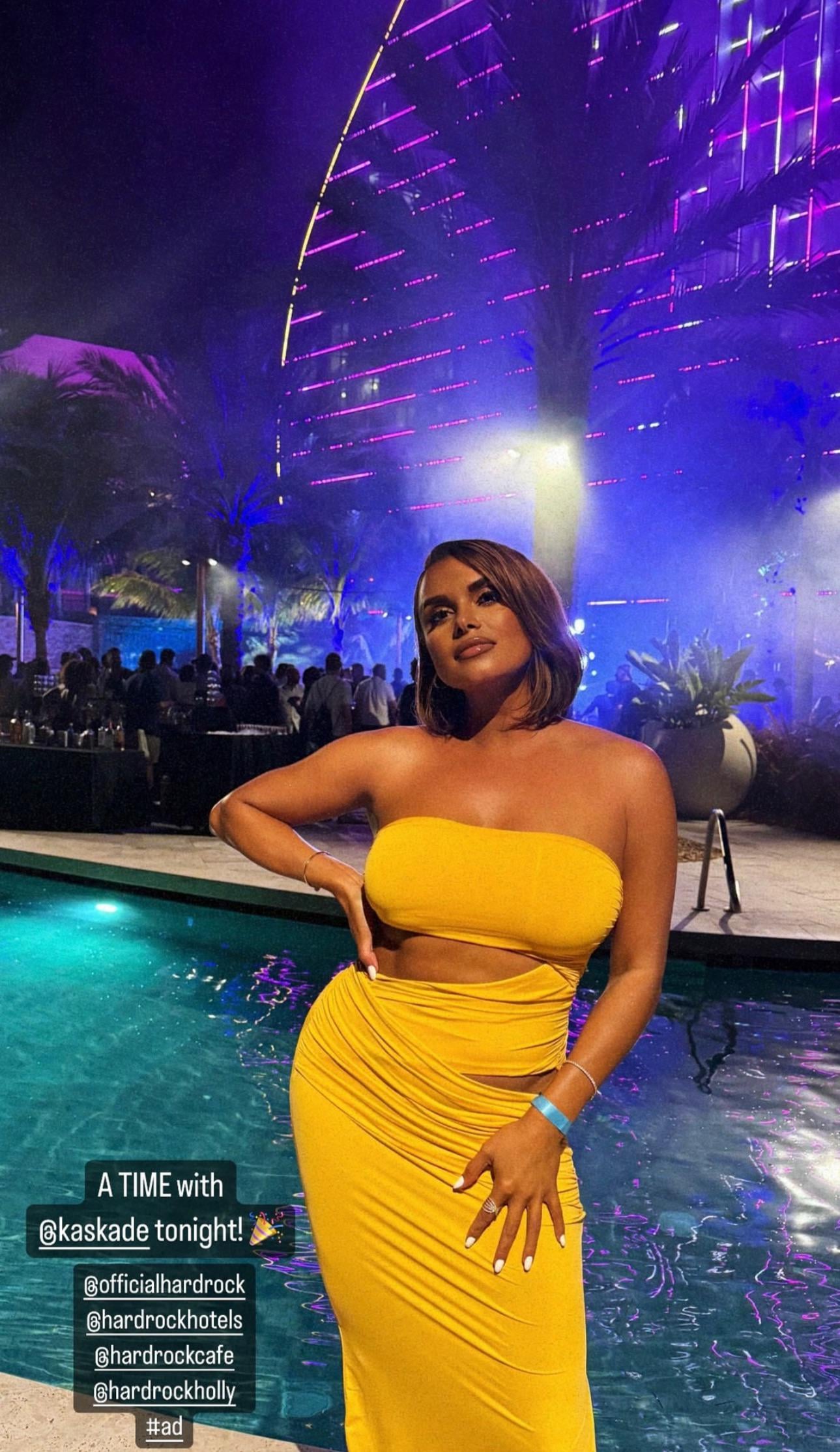 wearing-yellow-dress-last-night-while-attending-event-ig-5-v0-dn54z31mgnyc1.jpeg