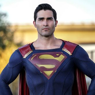 28-tyler-hoechlin-superman.w330.h330.jpg