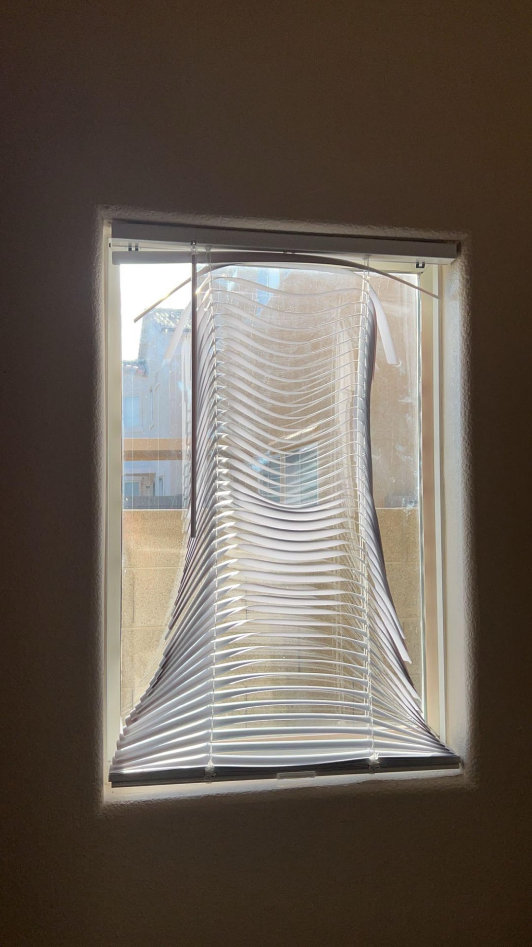 117-degrees-in-arizona-today-melted-the-blinds-in-my-house-v0-ujoxyhayhzad1.jpeg