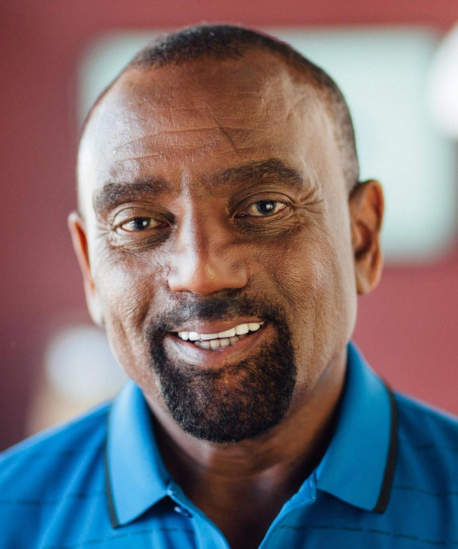 Jesse-Lee-Peterson-at-BOND-2015-cropped.jpg