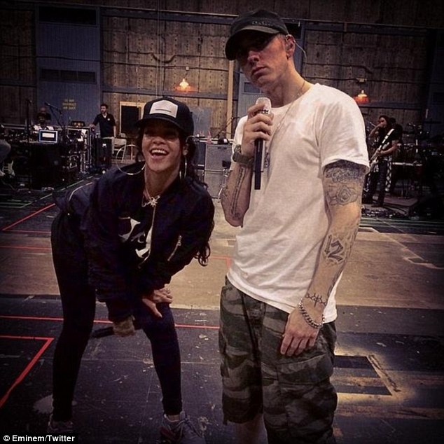 1407516410830_wps_15_Eminem_TWITTER_jpg.jpg