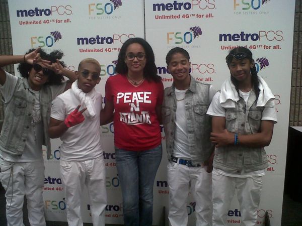 Julie_Kay_&_Mindless_Behavior.jpg