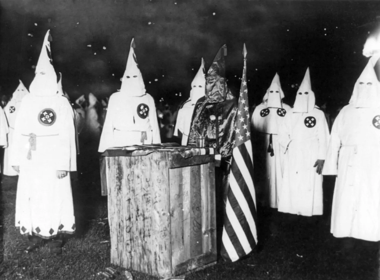 1280px-kkk_night_rally_in_chicago_c1920_cph3b12355.jpg