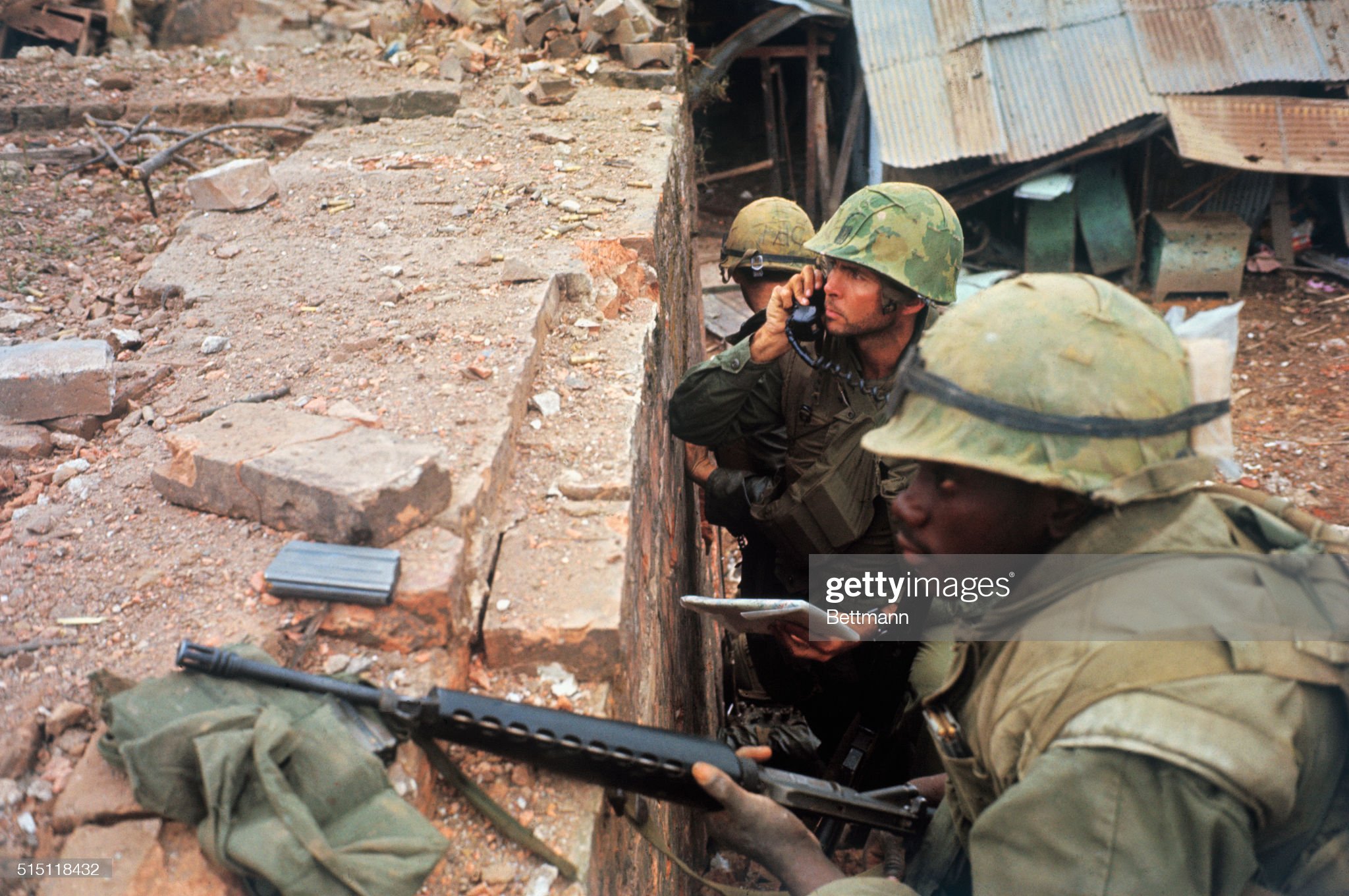 marines-by-outer-wall-of-citadel-at-hue-picture-id515118432