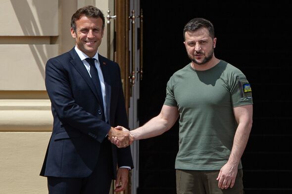 Macron-and-Zelensky-4130134.jpg