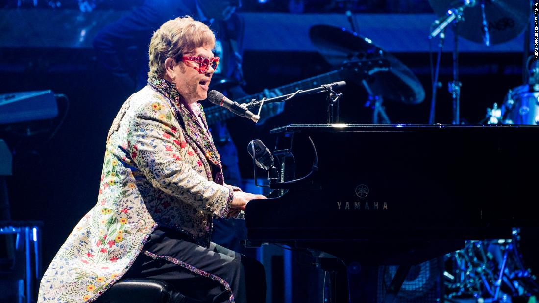 220125123207-elton-john-011922-super-169.jpg