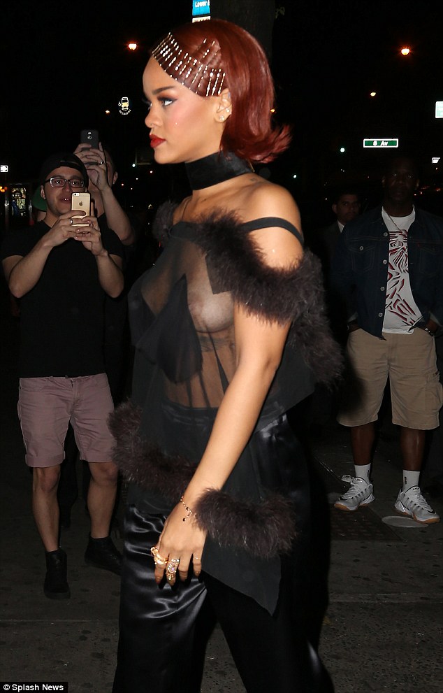 Rihanna-Nipple-Slip-7.jpg