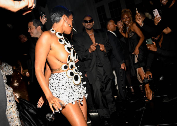 janelle-mon%C3%A1e-and-usher-at-richie-akivas-10th-annual-the-after-met-gala-after-party-held-at.jpg