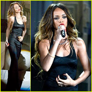 rihanna-grammys-2013-performance-of-stay-watch-now.jpg