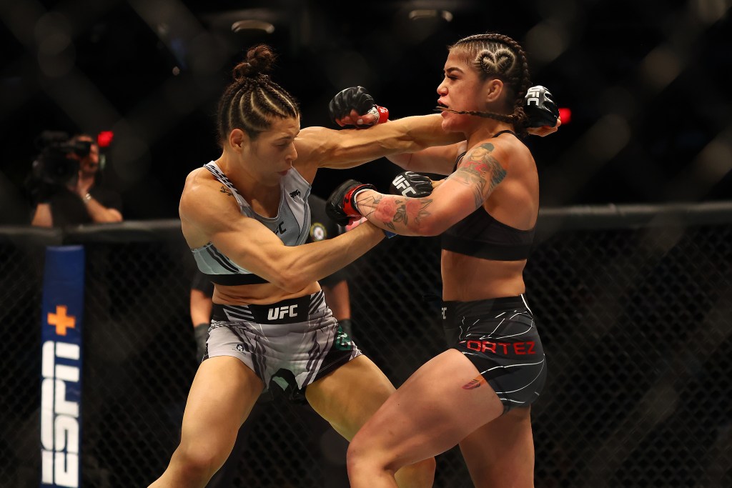 Tracy-Cortez-vs-Melissa-Gatto-UFC-274-09.jpg