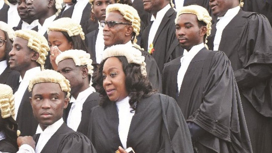 how-african-courts-glorify-colonialism-with-wigs-and-gowns-1.jpg