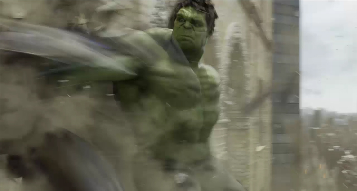 Hulk-smash-Alien-the-avengers-30180188-700-376.jpg