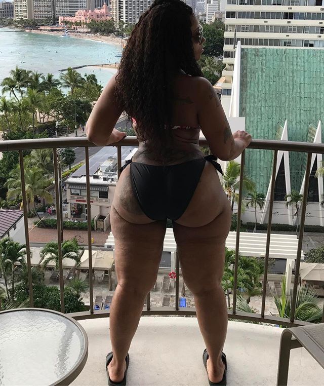 CherokeeDAssBikiniCandids1.jpg