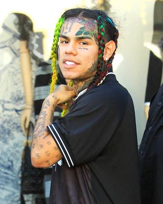 17-tekashi.w330.h412.jpg