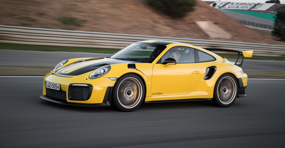 2018-porsche-911-gt2-rs-review-hero-1.jpg