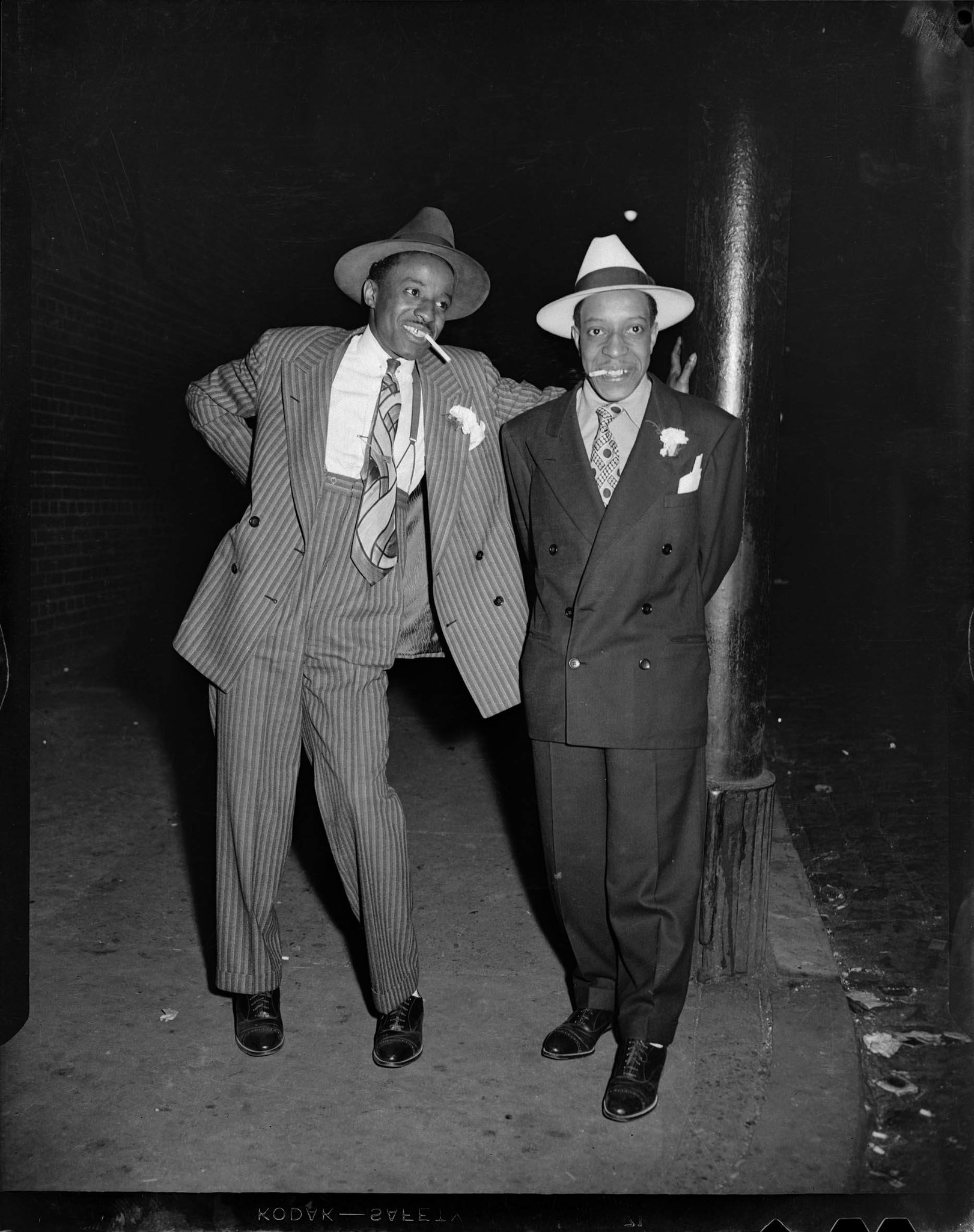 African_American_men_in_zoot_suit.jpg