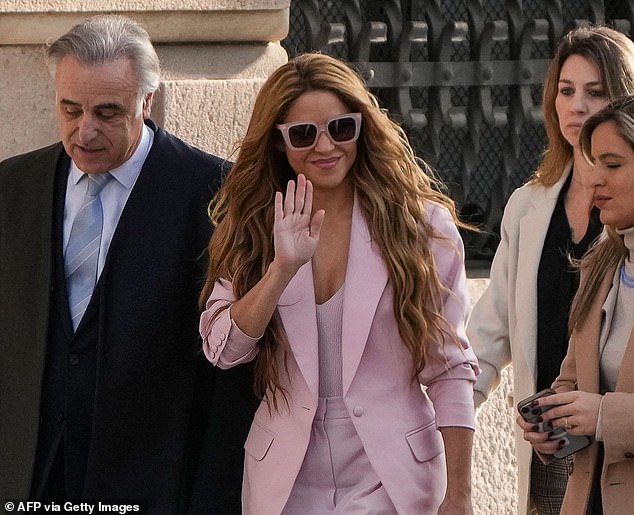 78014725-12770219-Colombian_singer_Shakira_has_reached_a_deal_with_authorities_in_-m-30_1700473157371.jpg