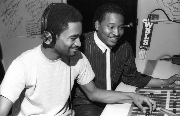 new-york-marley-marl-and-dj-mr-magic-on-air-with-a-wbls-107-5fm-microphone-on-october-21-1983.jpg