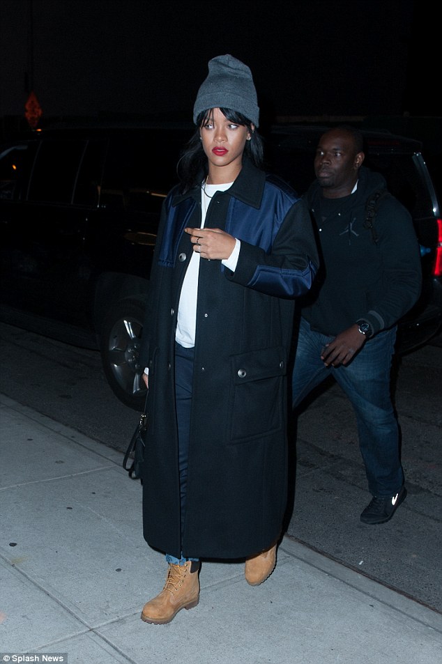 1411461491077_wps_15_Rihanna_goes_to_the_studi.jpg