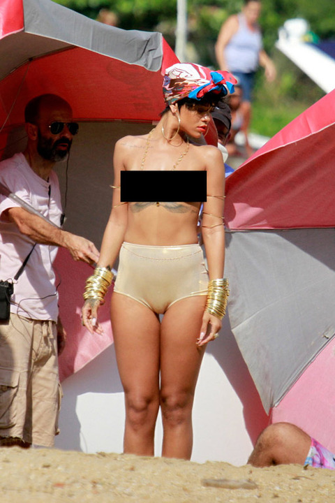 rihanna-topless-beach-photos-014-480w-2.jpg