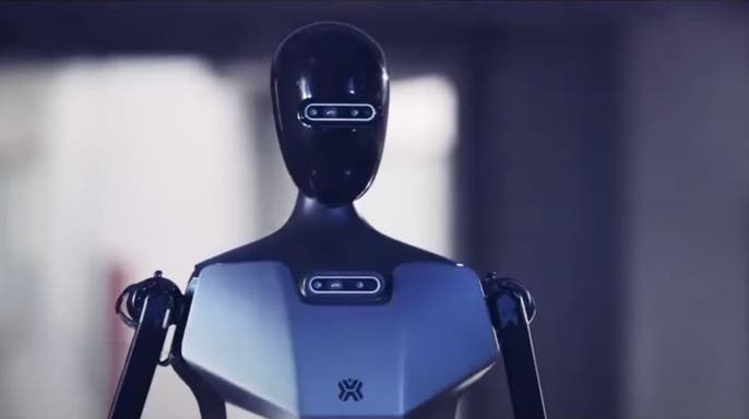 1-China-unveils-their-first-full-size-electric-running-humanoid-robot.jpg