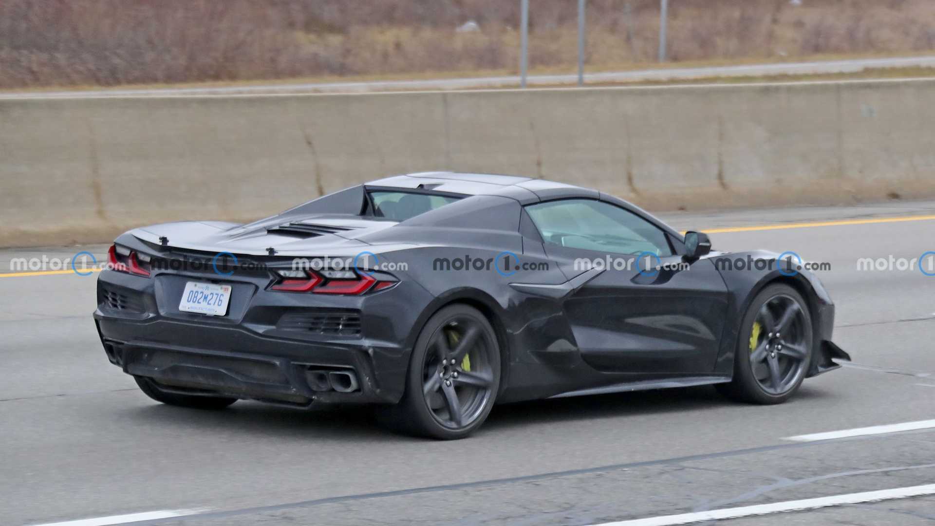 2023-chevrolet-corvette-e-ray-rear-view-spy-photo.jpg