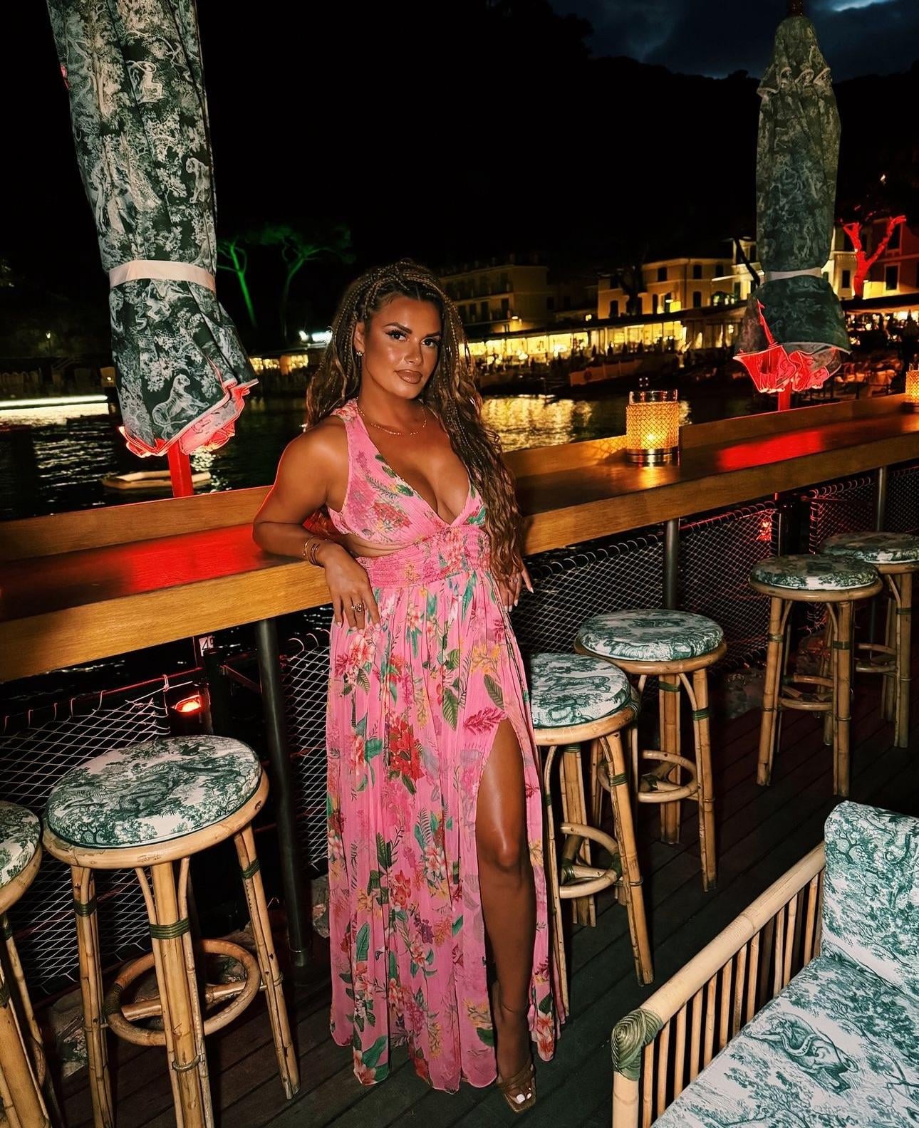 pink-dress-while-in-italy-ig-8-26-24-v0-ko1wayy7q1ld1.jpg