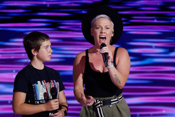 chicago-illinois-musician-pink-and-her-daughter-willow-sage-hart-take-part-in-stage-testing.jpg