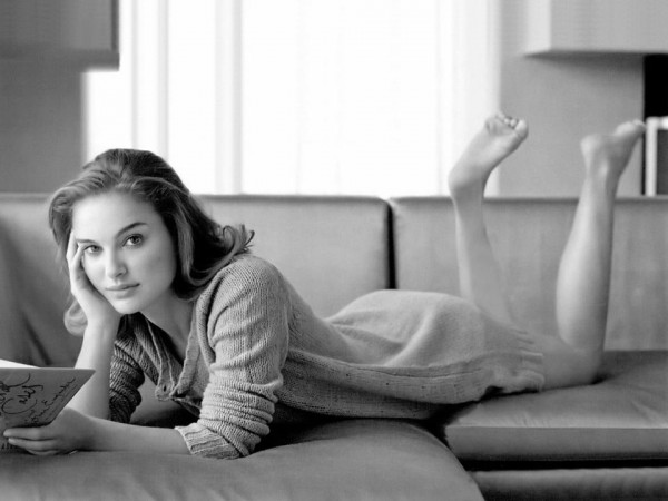 reading-is-sexy-portman.jpg