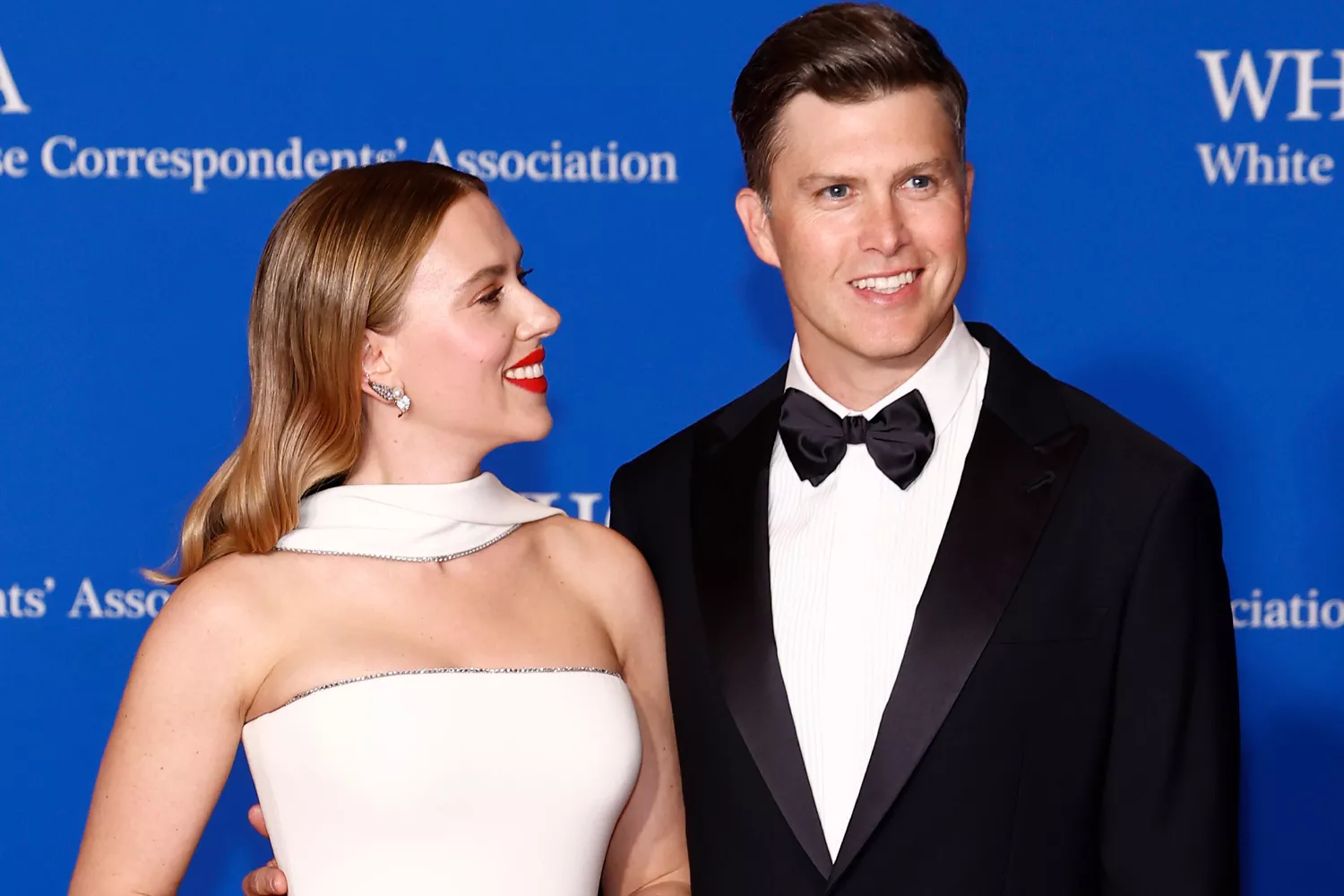  Scarlett Johansson and Colin Jost