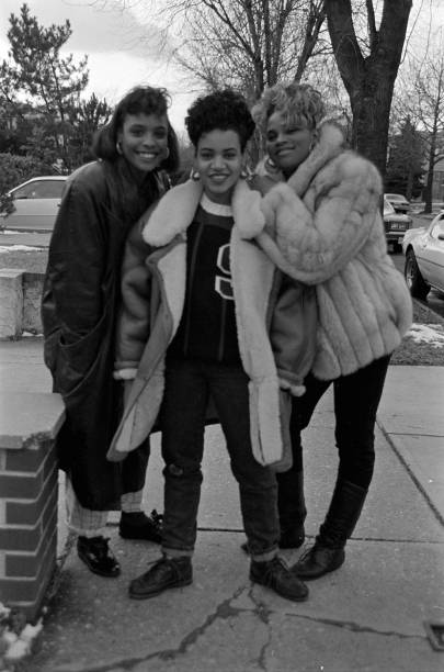 queens-new-york-february-6-rap-group-salt-n-pepa-appear-in-a-portrait-taken-in-bayside-sound.jpg