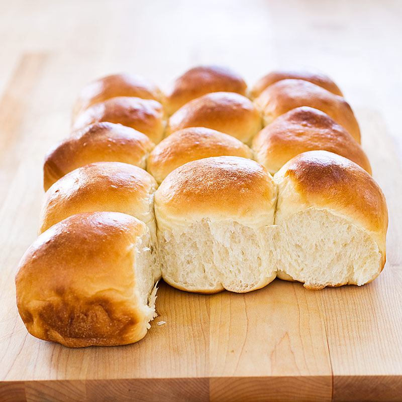 SFS_fluffy_dinner_rolls-11.jpg