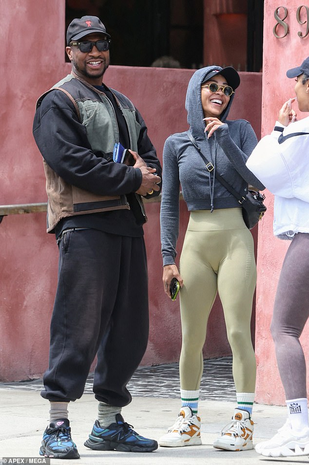 84396165-13377813-Jonathan_Majors_and_girlfriend_Meagan_Good_were_spotted_out_in_L-a-70_1714570395602.jpg
