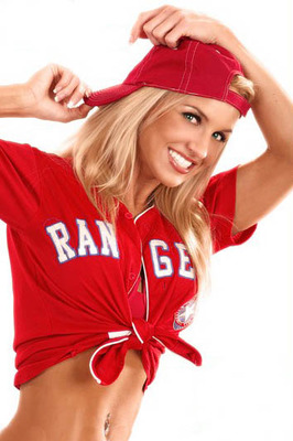 34sexy-texas-rangers-fan-1_display_image.jpg