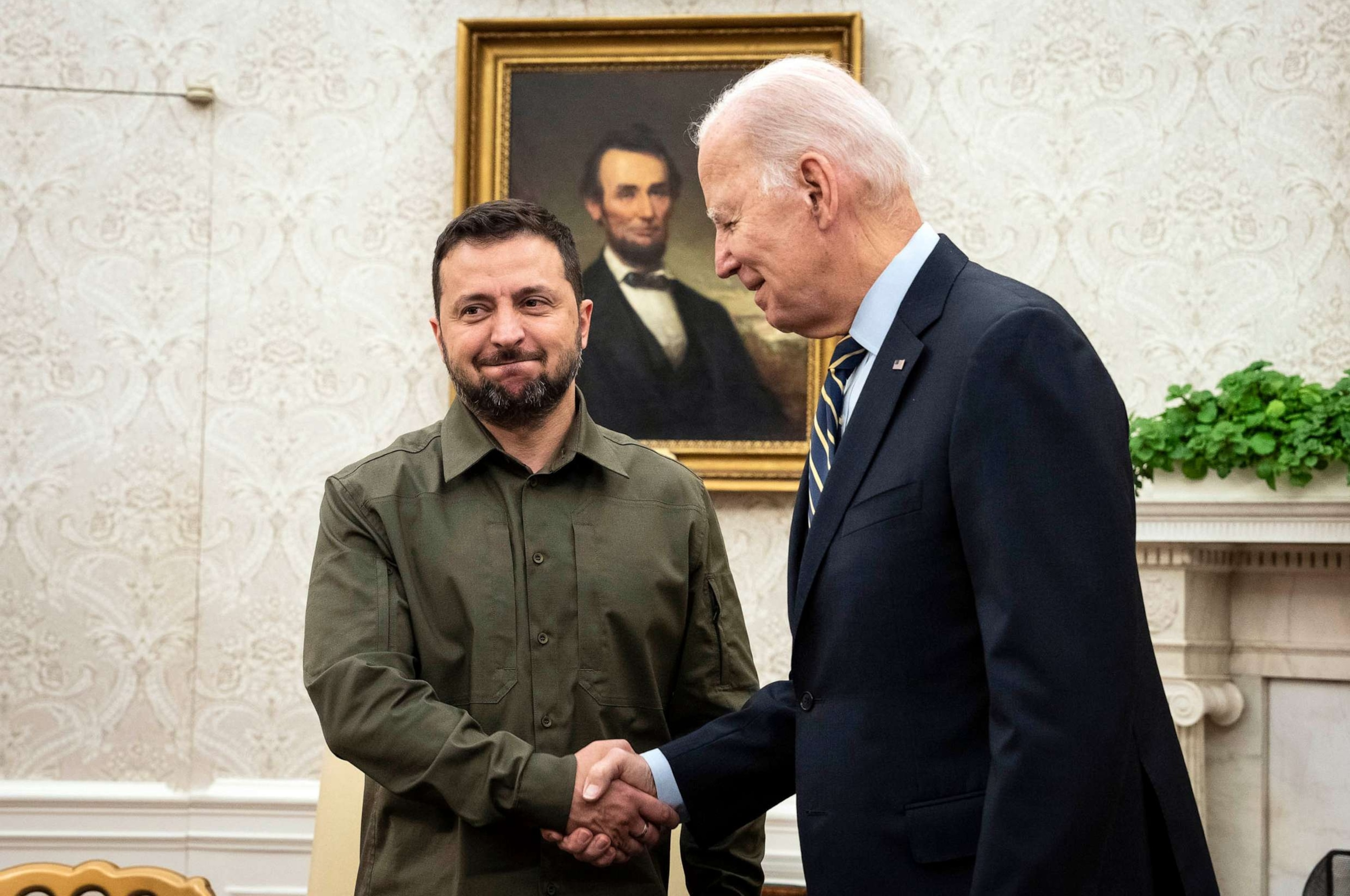 joe-biden-zelenskyy-ukraine-gty-moe-024-230921_1695326450265_hpMain.jpg