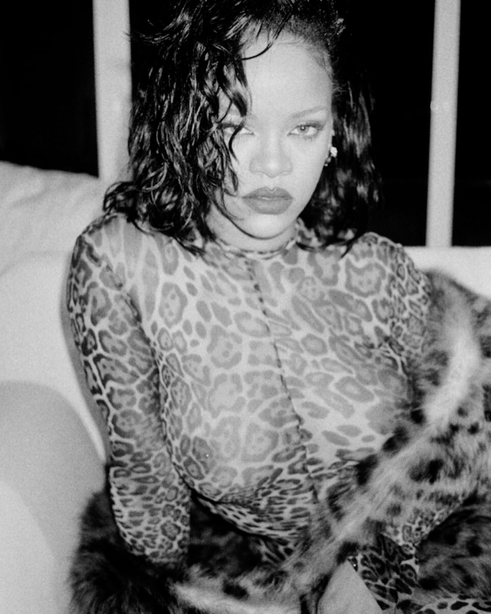 RihannaInterviewMag12.jpg