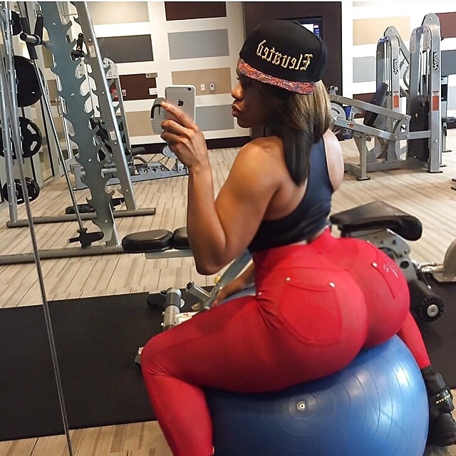 Booty gang. Gym booty девушка. Эбони герлз big booty. Booty in the Gym. Big butt Gym.