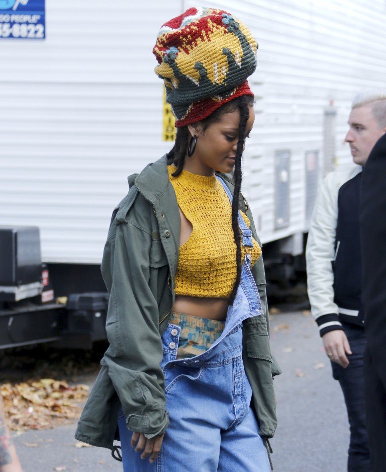 Rihanna-Pokies-1-1-768x938.jpg