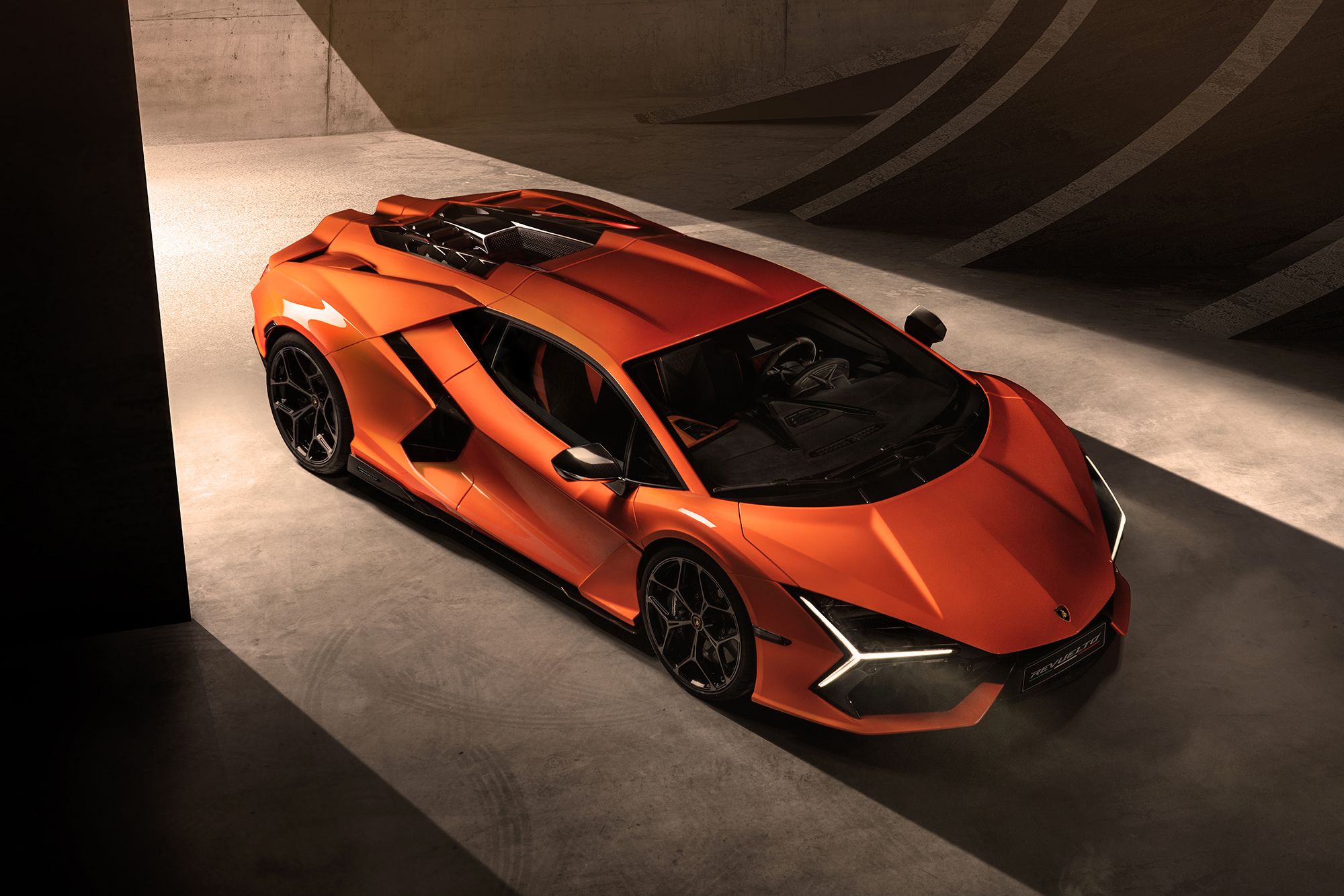 230327154737-embargoed-01-lamborghini-revuelto-hybrid-rendering.jpg