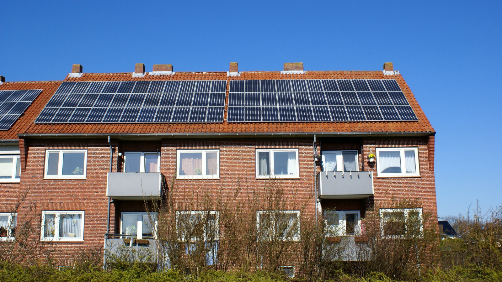 solar-rooftop-shutterstock-c.jpg