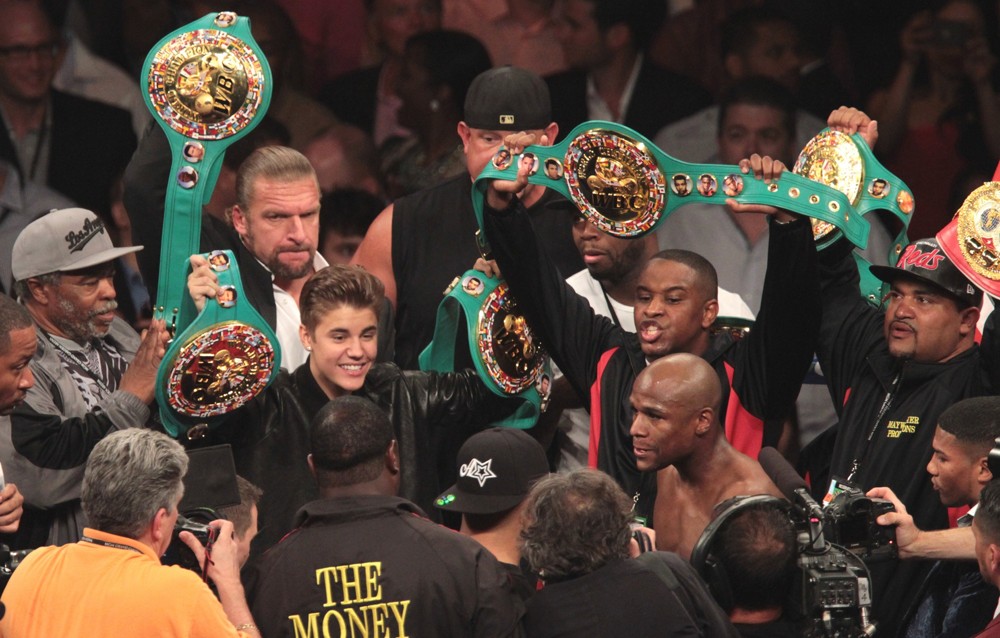 bieber-triple-h-mayweather-jr-fight-floyd-mayweather-jr-vs-miguel-cotto-02.jpg