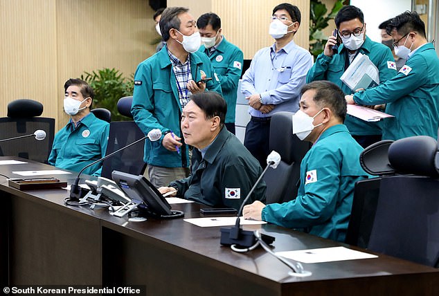 63983597-0-South_Korea_s_President_Yoon_Suk_yeol_centre_attends_an_emergenc-a-19_1667126979202.jpg