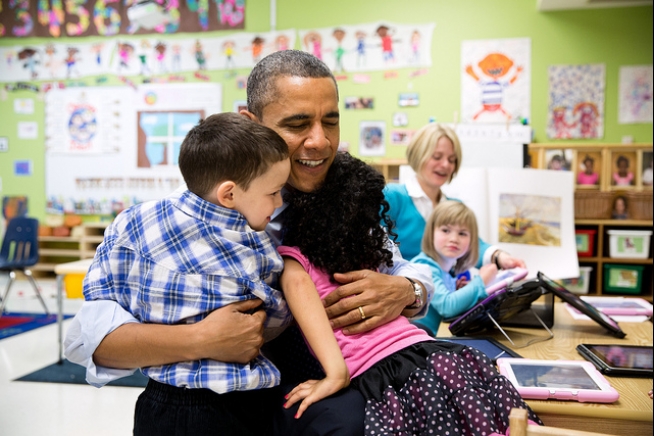 president_obama_hugging_kids.jpg