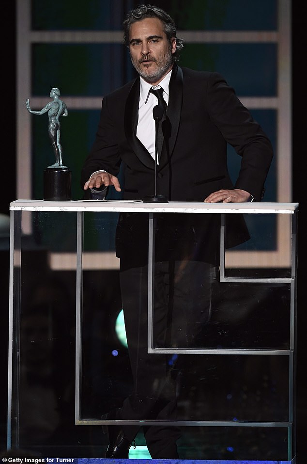 23619680-7906661-Fellow_nominees_Pheonix_also_used_his_acceptance_speech_to_sing_-a-57_1579500071234.jpg