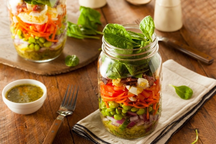 mason-jar-salad-750x500.jpg