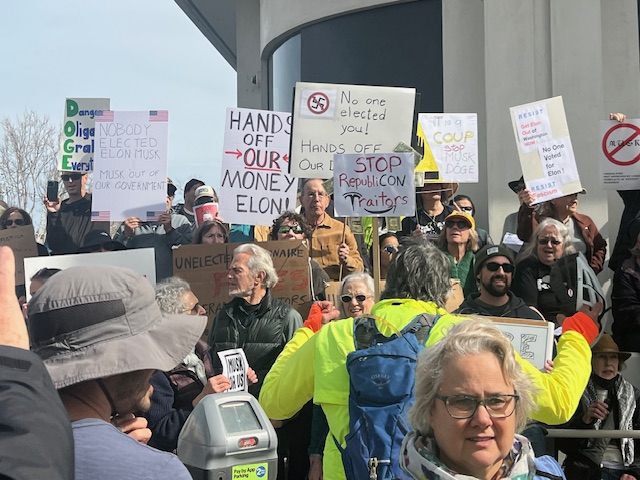 tesla_berkeley_protest_signs.jpg