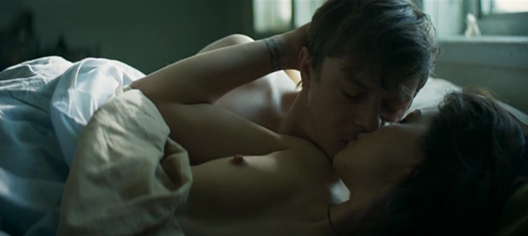 Tatiana-Maslany-Nude-10-thefappening.so_-768x344.png